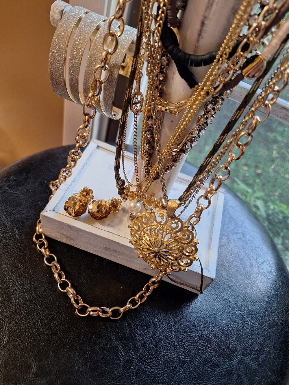 16 Piece Gold & Crystal Embellished BLING Statement Edgy Lot Jewelry The Limited - Picture 8 of 11